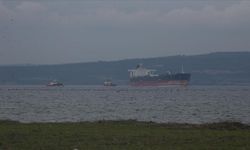 Arızalanan tanker güvenli bölgeye demirletilecek!