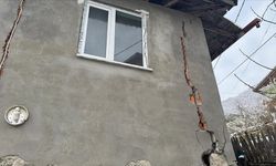 Heyelan nedeniyle 15 evde çatlaklar oluştu!