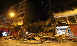 Hatay’da Yıkım Sırasında Korkutan Anlar: 6 Katlı Bina Kendiliğinden Çöktü