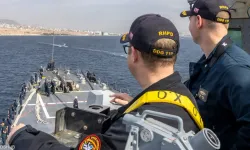 ABD’nin füze destroyeri  Eilat Limanı’ndan ayrıldı