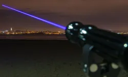 Bir bilim insanı gizlice bir silahı kendi üzerinde test etti