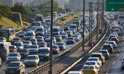 İstabulluların çilesi bitmiyor! İstanbul'da trafik yine kilit