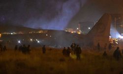 İçi para dolu askeri uçak düştü: Onlarca ölü ve yaralı asker var