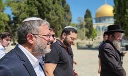 Ramazan ayının ilk Cuma günü Mescid-i Aksa'ya baskın!