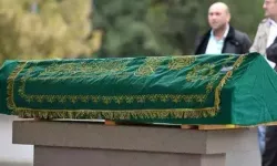 ABD'den gelen örtünüyor, buranın ''ünlüsü'' camiyi kendine “yakıştıramıyor”