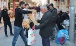 Askıda ekmek geleneği devam ediyor!