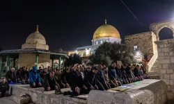 Mescid-i Aksa’da ilk teravih namazı kılındı!