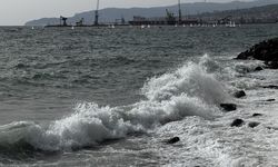 Üç ilde deniz ulaşımına fırtına engeli