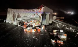 Erzincan-Sivas kara yolunda tır devrildi!