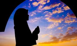 Adetliyken dua okunur mu? Hanefiler ve Şafiilere göre