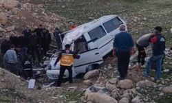 Batman'da feci kaza: Otomobil uçuruma yuvarlandı!