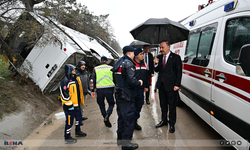 Cezaevi ring aracı yan yattı! 3 jandarma yaralandı