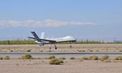 Sinyal savaşı: Çin İHA'sı İngiliz jetine dönüştü
