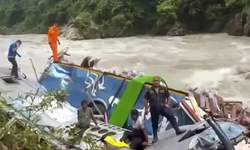 Yolcu otobüsü uçuruma yuvarlandı: 13 ölü, 34 yaralı!