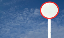 Sürücülere "içi tamamen boş olan kırmızı daire tabelasına özen gösterin” uyarısı yapıldı!