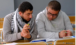 Peygamber sevdası engel tanımadı!