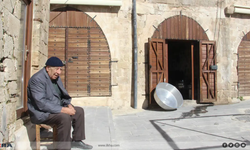 88 yaşındaki kalaycı ustası orucunu tutmaya devam ediyor!