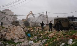 İşgal rejimi, Filistinlilerin binasını yıktı: Onlarcası evsiz kaldı!