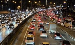 İstanbul’da Pazartesi Mesaisi ve İftar Telaşı Trafiği Kilitledi