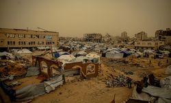 Gazze’de doğal afet: Yıkım kabusunun üzerine kum fırtınası geldi