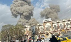 Cumhurbaşkanlığı Sarayı da bombalandı: Hamaney Tahran'da mı?