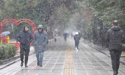 İstanbul'un yanı başında kar yağışı başladı! AKOM'dan uyarı yapıldı