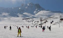Erciyes Yolunda Kar Esareti Bitti: Ulaşım Yeniden Kesintisiz Sağlanıyor