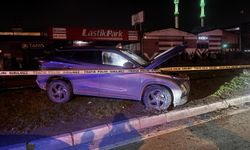 Mersin'de feci kaza: Otomobil yayalara çarptı!