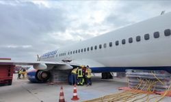 Kalkışa hazırlanan uçağın iniş takımlarında teknik arıza yaşandı