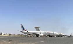 Hartum Havalimanı'nda 1023 gün sonra ilk uçak indi!