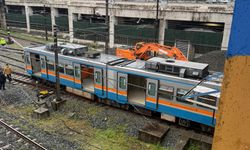 Esenler'de metro raydan çıktı!