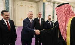 Bakan Bolat, Suudi Arabistan'da heyetlerarası görüşmelere katıldı