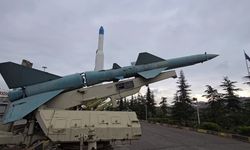 İran'dan savaşın ortasında füze şov