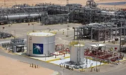 İran Suudi Arabistan'ı da vurdu: Aramco cayır cayır yanıyor