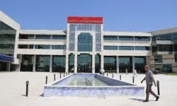 Kepez Kaymakamlığı’nda silahlı saldırgan paniği: Şüpheli odaya kilitlendi