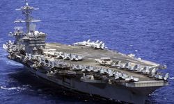 İran ordusu bir uçak gemisi daha vurdu