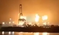 Basra Körfezi'nde petrol tankeri vuruldu