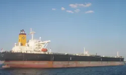 Petrol tankeri platforma çarptı