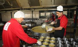Türk Kızılay, Doğu'da yüzlerce aileye iftarda sıcak aş ulaştırıyor