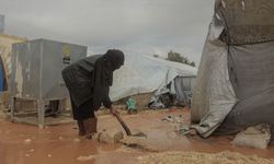 Halep'te sağanak etkili oldu: Kamplar su altında kaldı!
