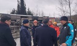 İşçi servisi devrildi: 1 ölü, 20 yaralı var
