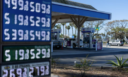 Benzin fiyatları fırladı