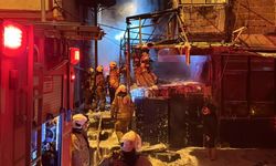 Bahçelievler'de Yangın Paniği: Depoda Başlayan Alevler Binaya Sıçradı