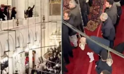 Fetih böyle başlamıştı.. Kadınlar Camide Mescid-i Aksa için başörtüsü fırlattı