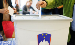 Slovenya'da genel seçim için sandık başında