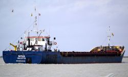 Devrim Muhafızları duyurdu: ABD'ye ait yakıt ikmal tankerini vurduk!