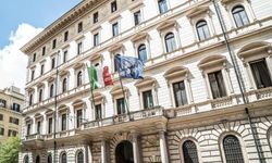 300 asker vardı.. İtalyan Üssü de vuruldu