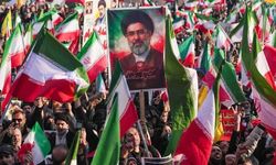 Sistan ve Belucistan’da bin Ehl-i Sünnet aliminden Hamaney’e biat!