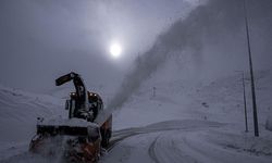 Mart kapıdan baktırdı, 103 yol kapandı