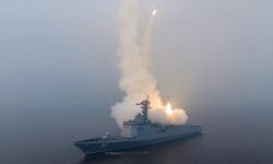 Kuzey Kore’den Yeni Savaş Gemisinden Stratejik Füze Denemesi!